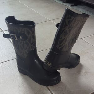 Michael Kors Black and Gold Logo Rain Boots Girls Size 2